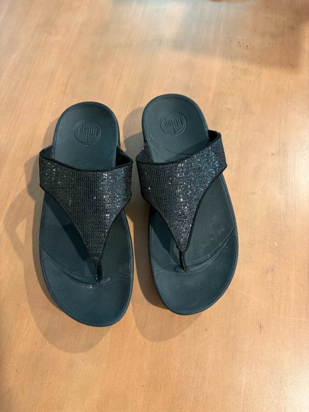 EUC Lulu Crystal Embellished Toe-Post Sandals, sz 7